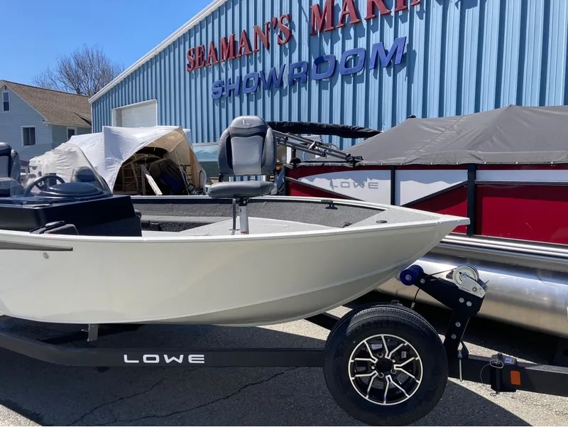 Slide: The Image of Lowe Fishing Machine Side Console FM 1775 SC 2025 - 13