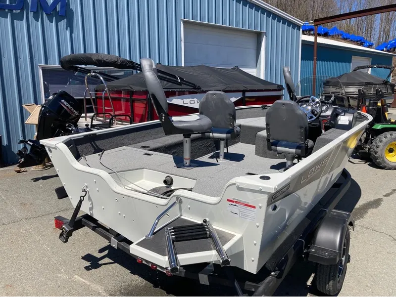 Slide: The Image of Lowe Fishing Machine Side Console FM 1775 SC 2025 - 11