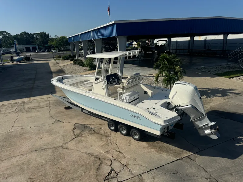 Slide: The Image of Boston Whaler 250 Dauntless 2025 - 4