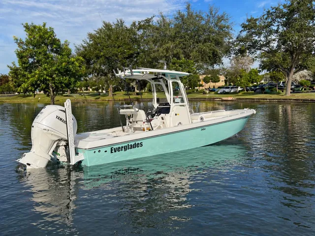 The Image of Everglades Boats 243CC 24' Motivated Seller! 2022 - 0