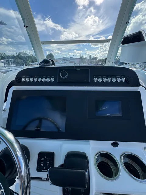 Slide: The Image of Everglades Boats 243CC 24' Motivated Seller! 2022 - 8