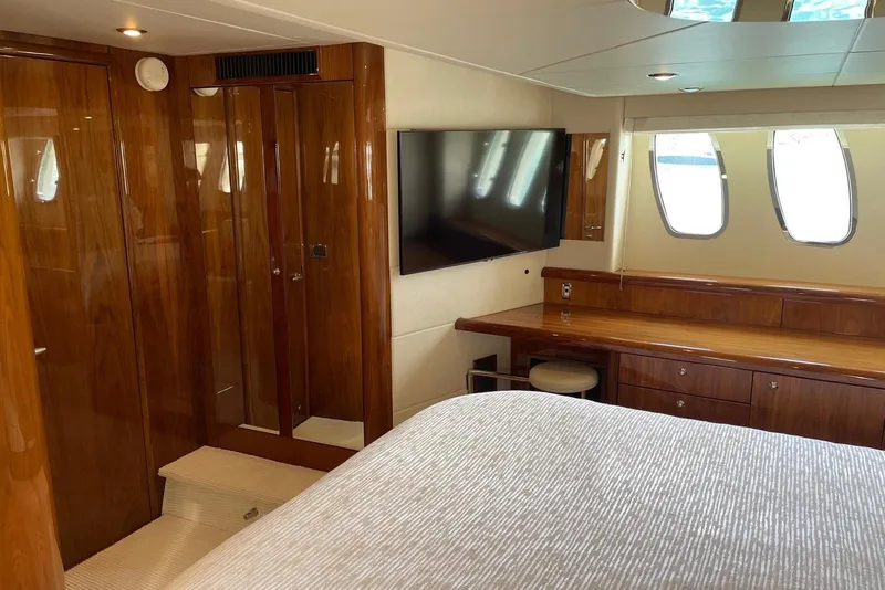 Slide: The Image of Sunseeker Predator 62 2009 - 13