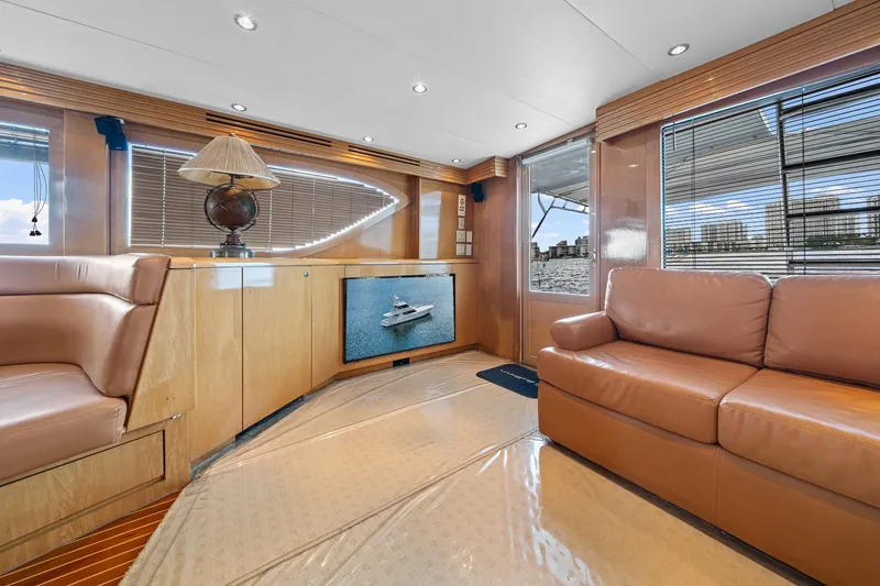 Slide: The Image of Hatteras 60 Convertible 2002 - 30