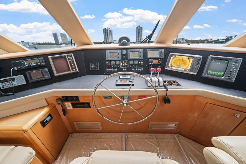 Slide: The Image of Hatteras 60 Convertible 2002 - 45