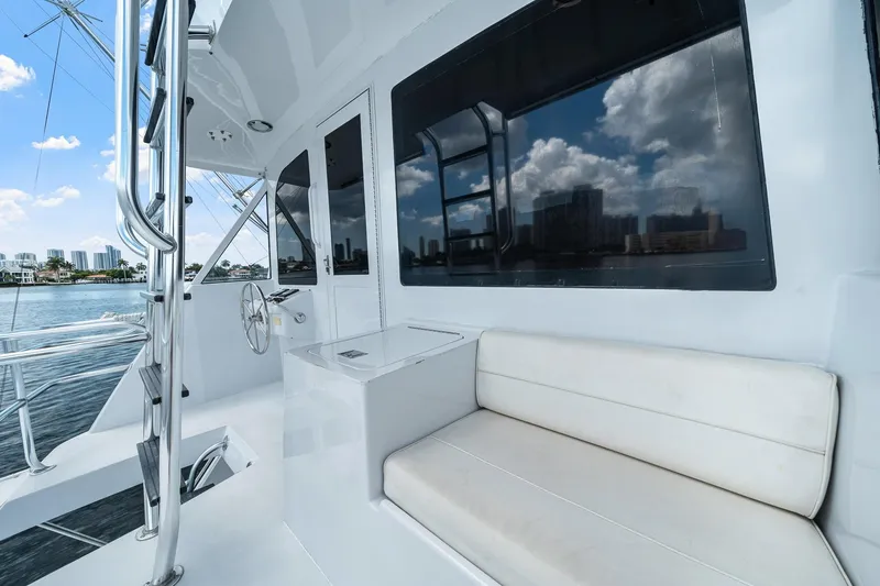Slide: The Image of Hatteras 60 Convertible 2002 - 54