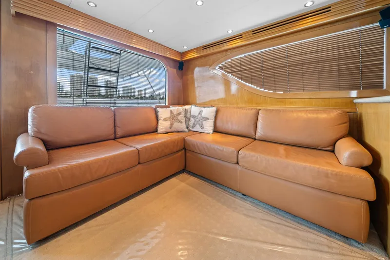 Slide: The Image of Hatteras 60 Convertible 2002 - 33