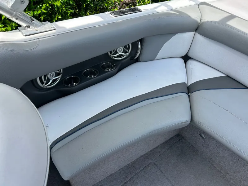 Slide: The Image of Supra 21V Blue 2010 - 12