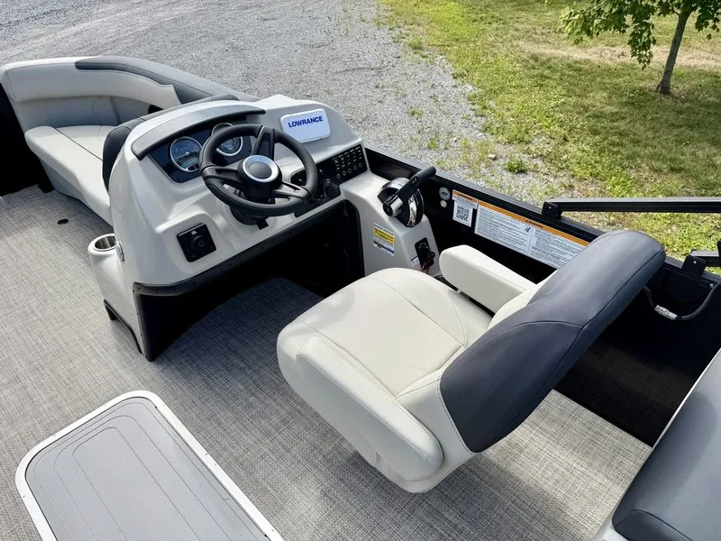 Slide: The Image of Barletta Boats S22QC 2027 - 15