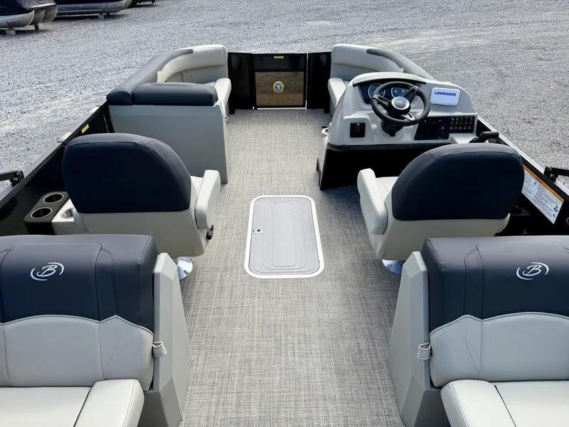 Slide: The Image of Barletta Boats S22QC 2027 - 16