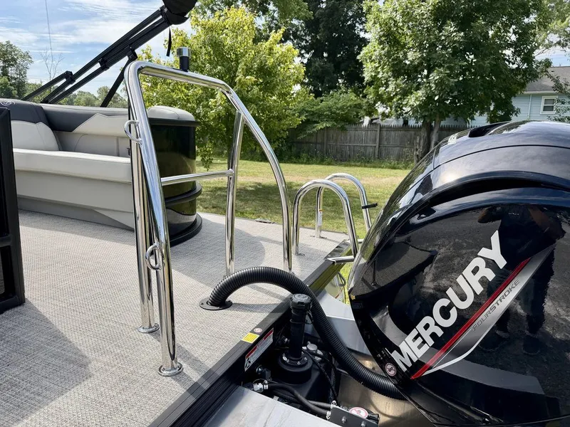 Slide: The Image of Barletta Boats S22QC 2027 - 11