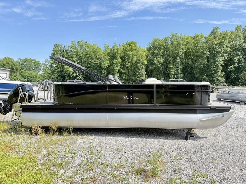 Slide: The Image of Barletta Boats S22QC 2027 - 22