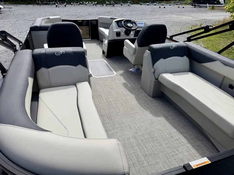 Slide: The Image of Barletta Boats S22QC 2027 - 28