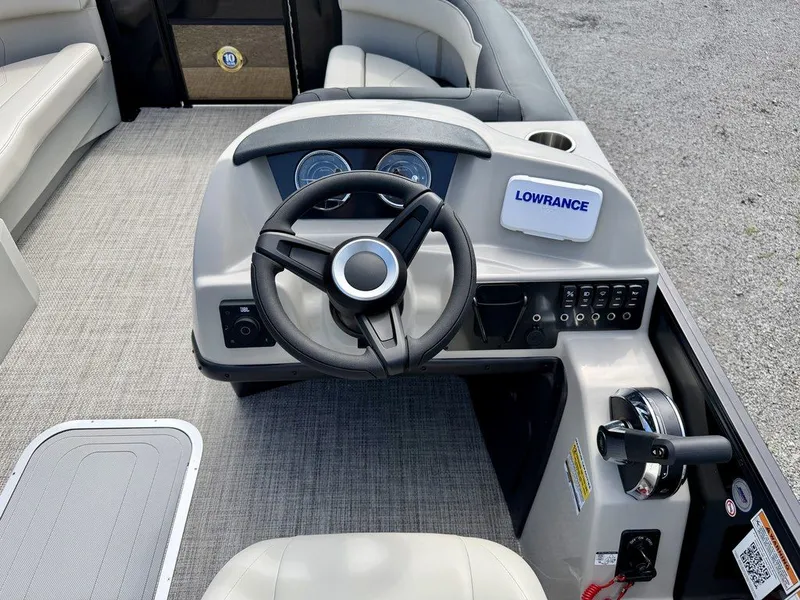 Slide: The Image of Barletta Boats S22QC 2027 - 7