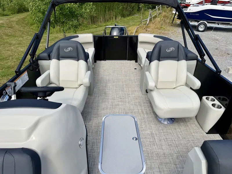 Slide: The Image of Barletta Boats S22QC 2027 - 30