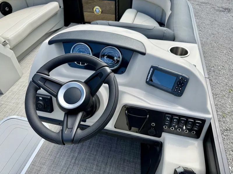 Slide: The Image of Barletta Boats S22QC 2027 - 41