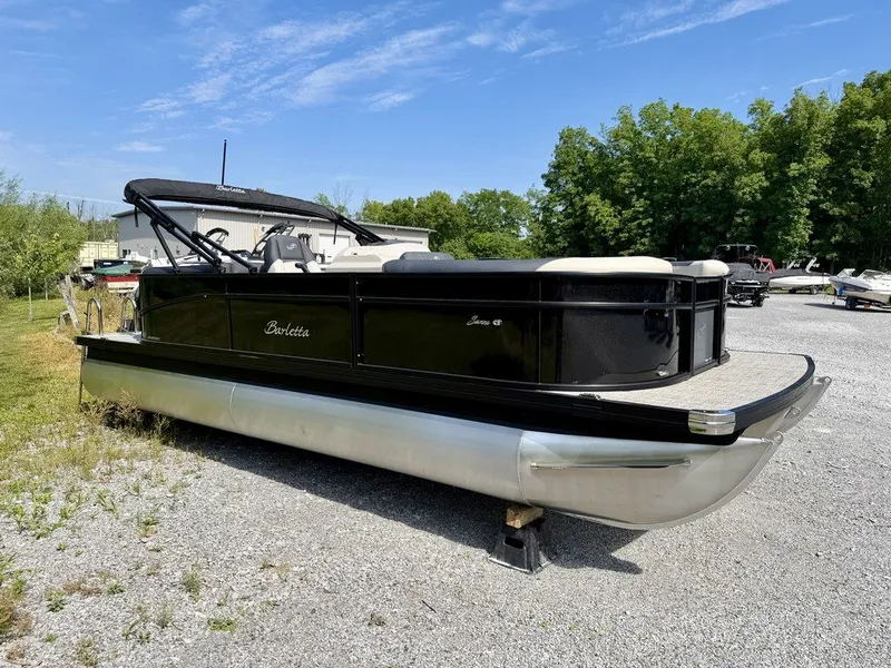 Slide: The Image of Barletta Boats S22QC 2027 - 5