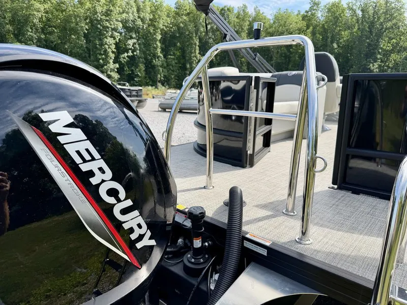 Slide: The Image of Barletta Boats S22QC 2027 - 32