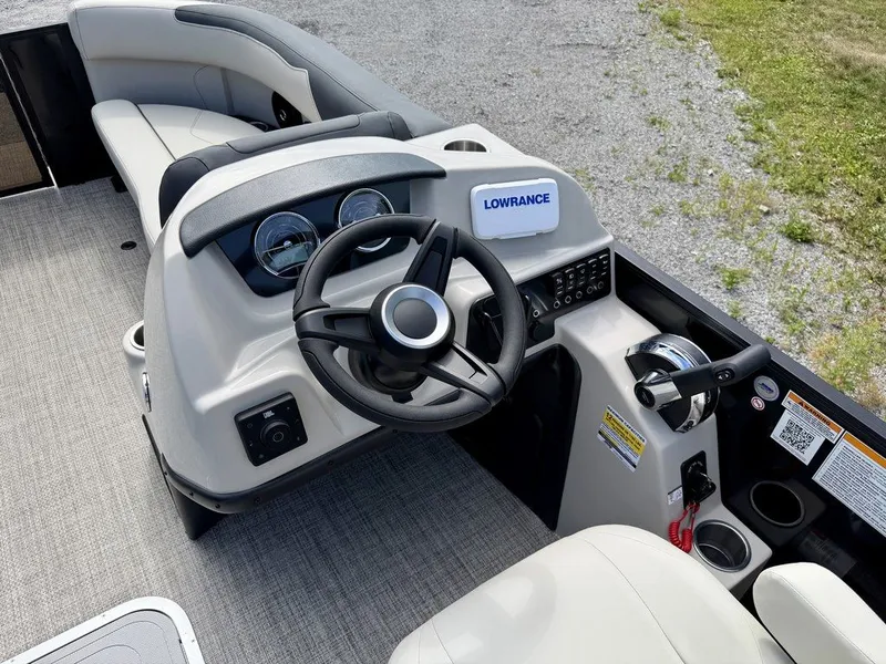 Slide: The Image of Barletta Boats S22QC 2027 - 34