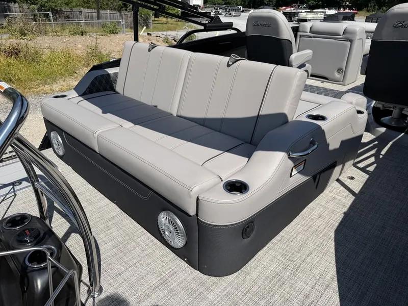 Slide: The Image of Barletta Boats L25UC 2027 - 45