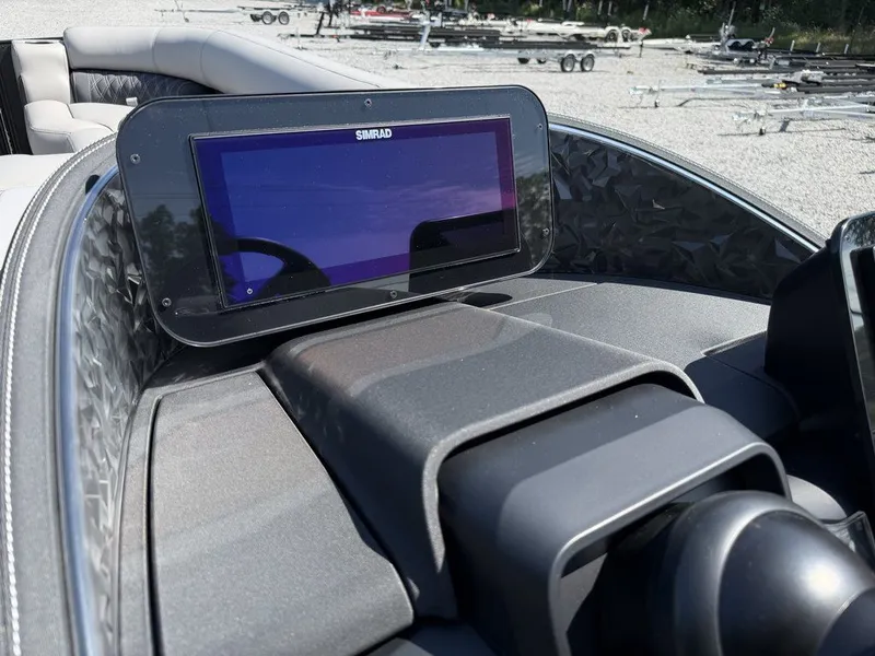 Slide: The Image of Barletta Boats L25UC 2027 - 29