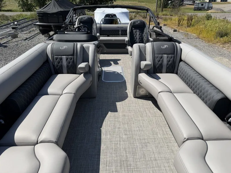 Slide: The Image of Barletta Boats L25UC 2027 - 1