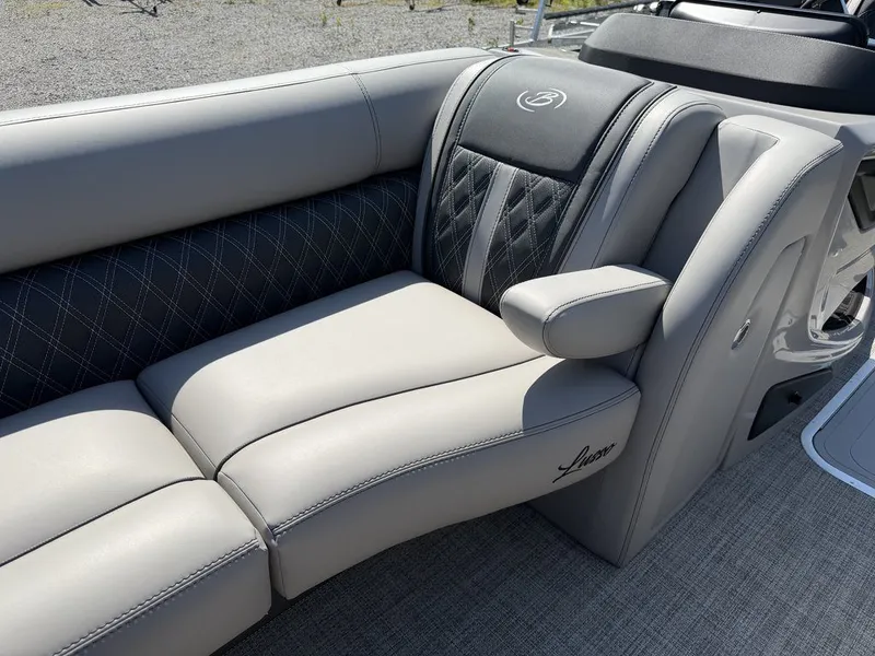 Slide: The Image of Barletta Boats L25UC 2027 - 15