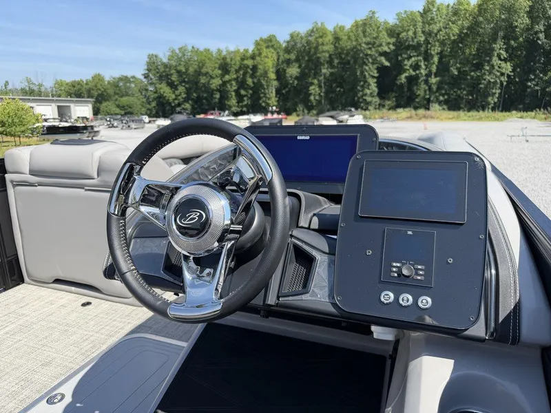 Slide: The Image of Barletta Boats L25UC 2027 - 31