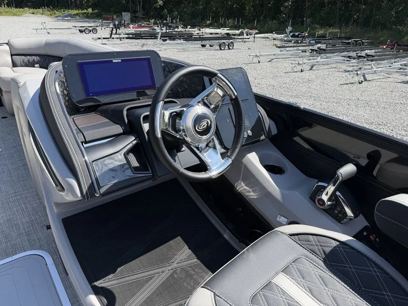 Slide: The Image of Barletta Boats L25UC 2027 - 32