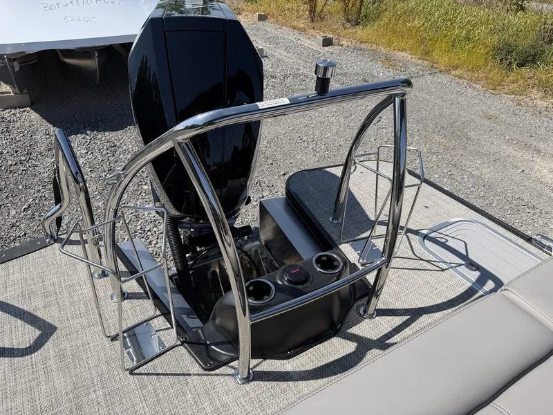 Slide: The Image of Barletta Boats L25UC 2027 - 49