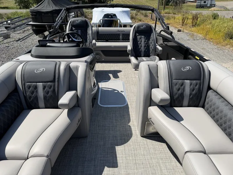 Slide: The Image of Barletta Boats L25UC 2027 - 13