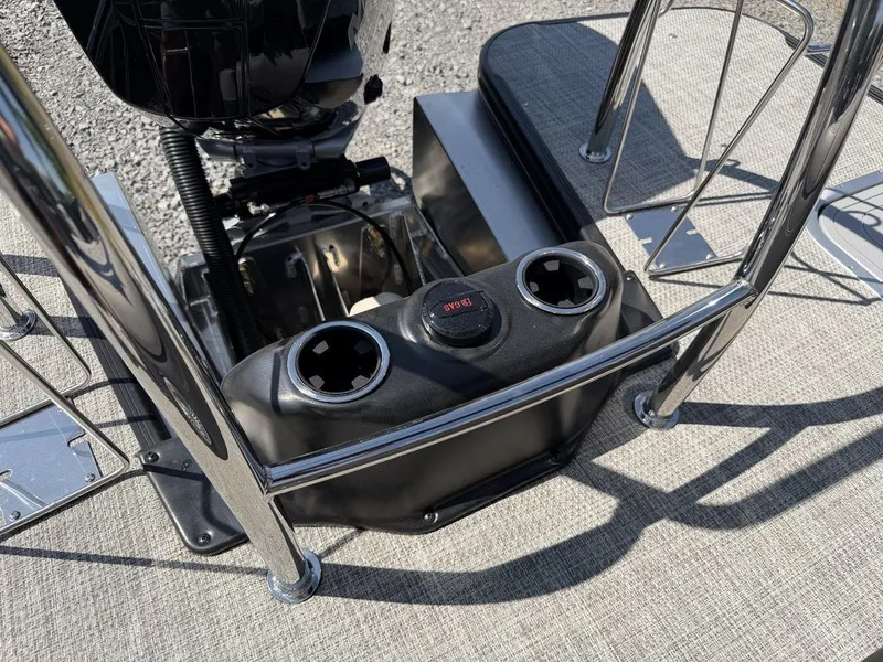 Slide: The Image of Barletta Boats L25UC 2027 - 48