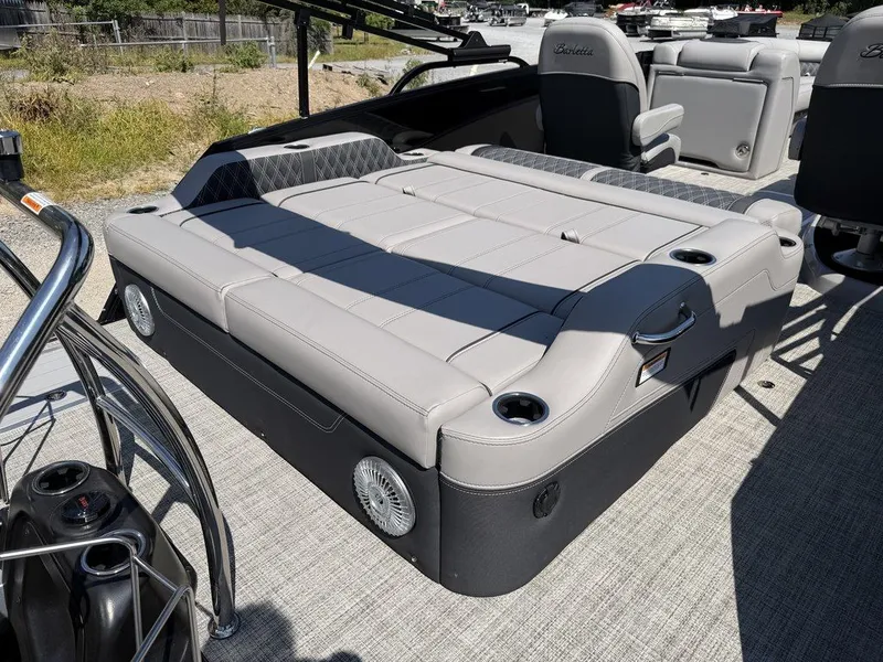 Slide: The Image of Barletta Boats L25UC 2027 - 46