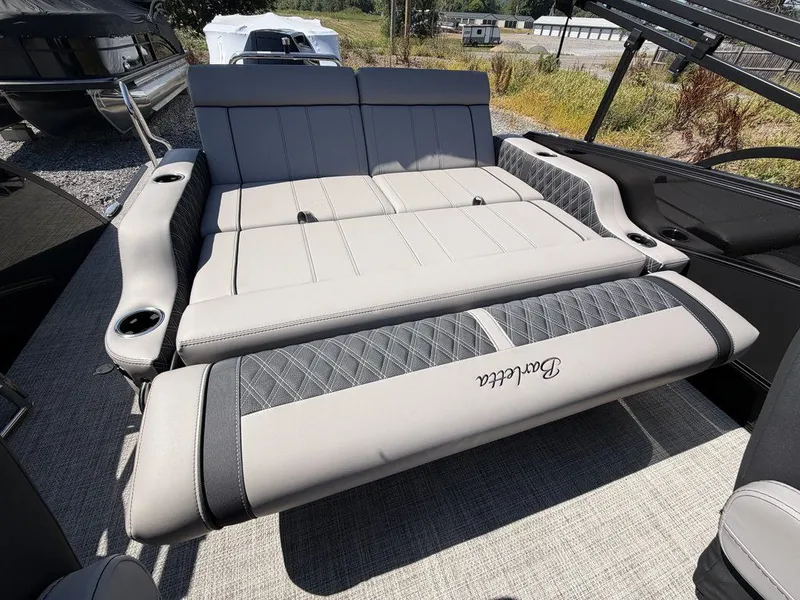 Slide: The Image of Barletta Boats L25UC 2027 - 42