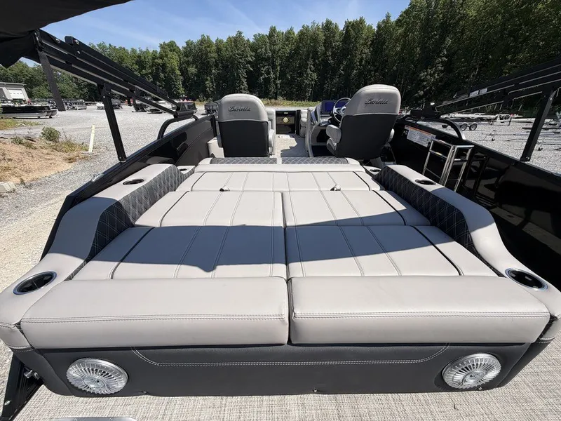 Slide: The Image of Barletta Boats L25UC 2027 - 44