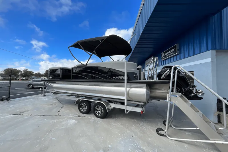 Slide: The Image of Harris 210 Sunliner 2025 - 1