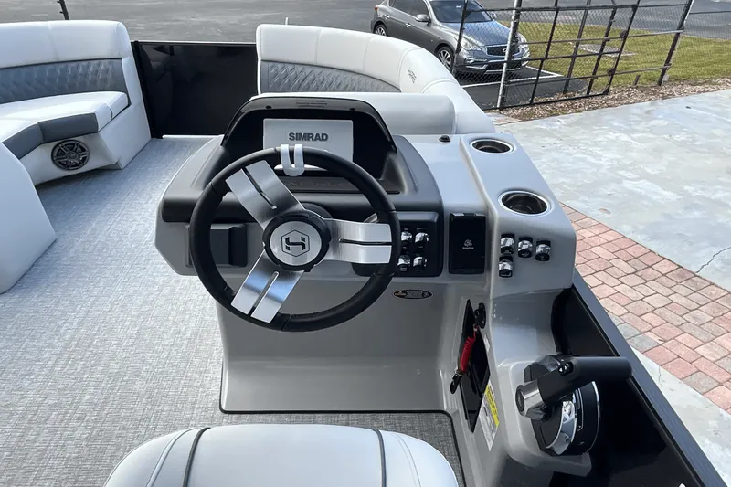 Slide: The Image of Harris 210 Sunliner 2025 - 2