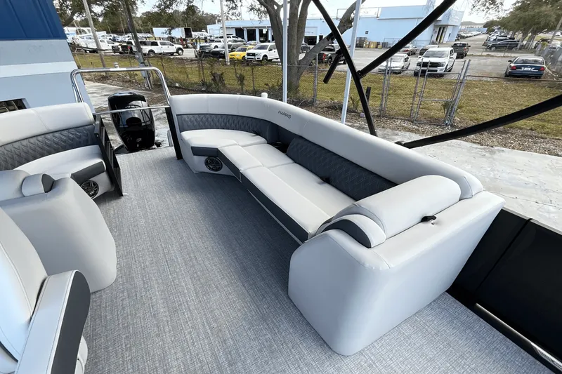 Slide: The Image of Harris 210 Sunliner 2025 - 6