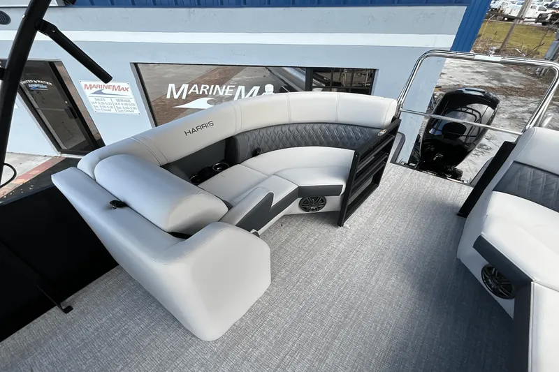 Slide: The Image of Harris 210 Sunliner 2025 - 7