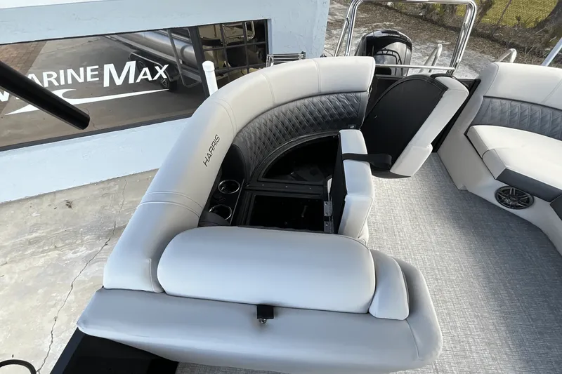 Slide: The Image of Harris 210 Sunliner 2025 - 8