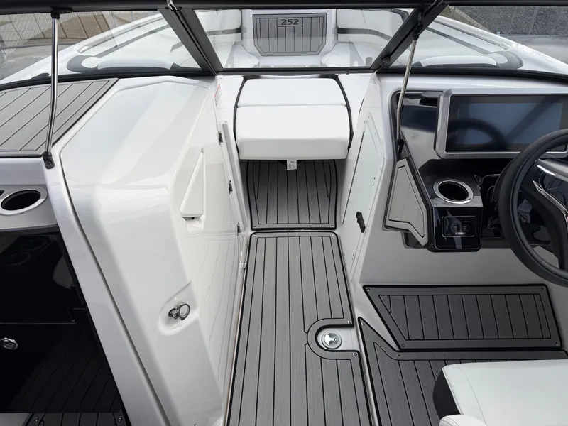 Slide: The Image of Yamaha Jet Boats 252SD 2026 - 32