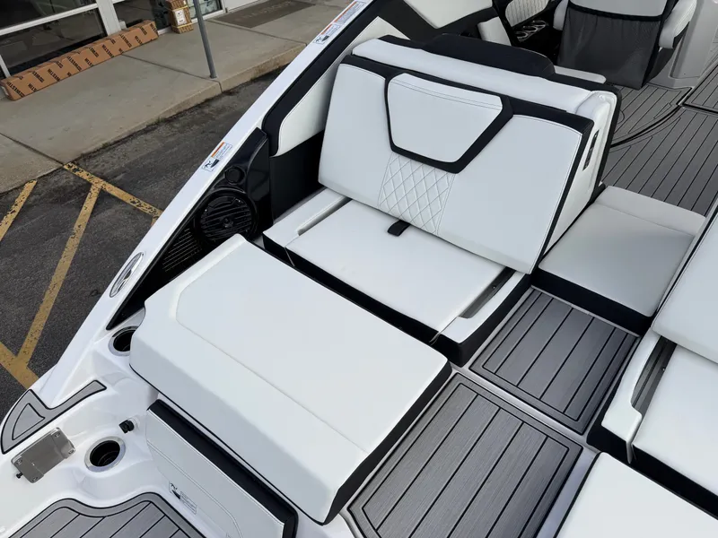 Slide: The Image of Yamaha Jet Boats 252SD 2026 - 17