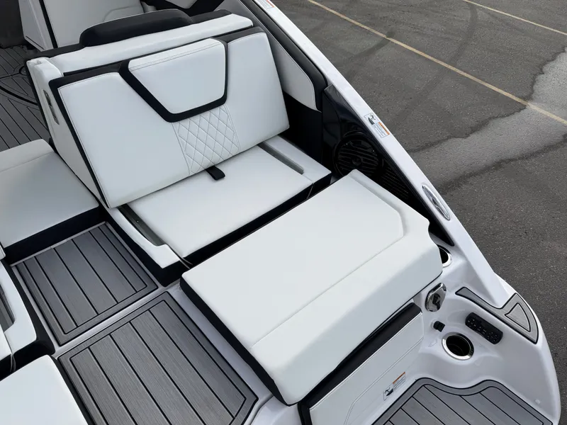 Slide: The Image of Yamaha Jet Boats 252SD 2026 - 18
