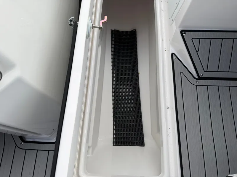Slide: The Image of Yamaha Jet Boats 252SD 2026 - 36