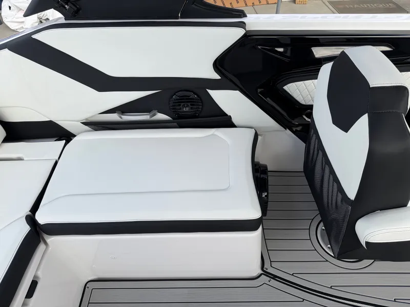 Slide: The Image of Yamaha Jet Boats 252SD 2026 - 24