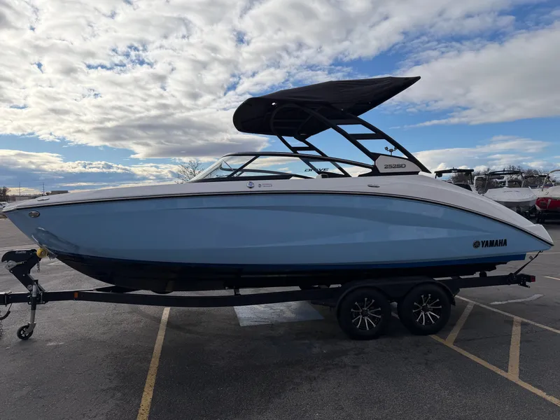 Slide: The Image of Yamaha Jet Boats 252SD 2026 - 7