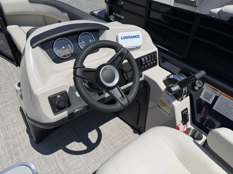Slide: The Image of Barletta Boats S22QC 2027 - 18