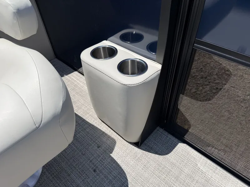 Slide: The Image of Barletta Boats S22QC 2027 - 13