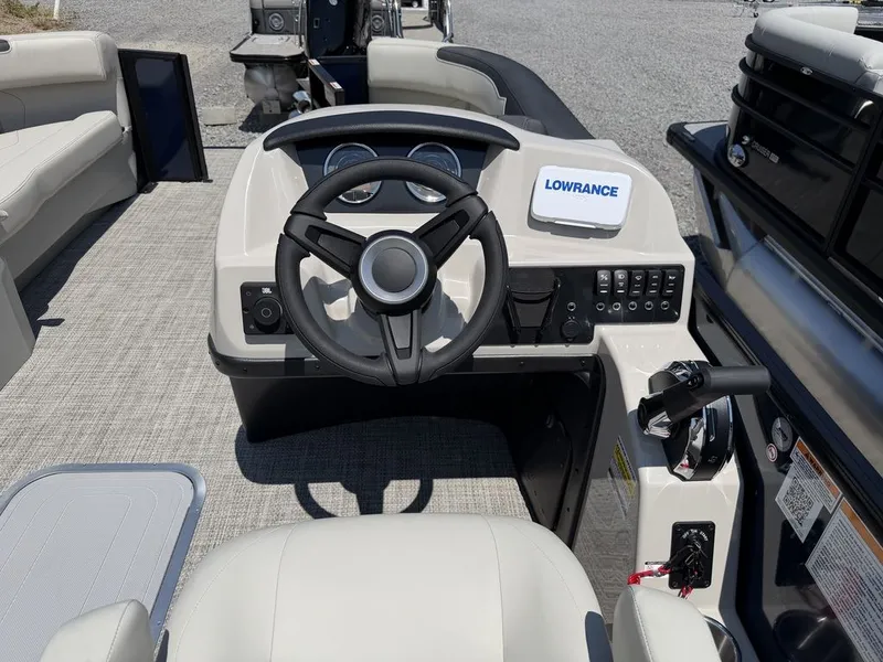 Slide: The Image of Barletta Boats S22QC 2027 - 19