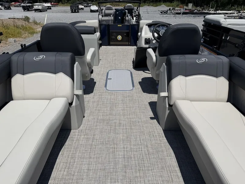 Slide: The Image of Barletta Boats S22QC 2027 - 25