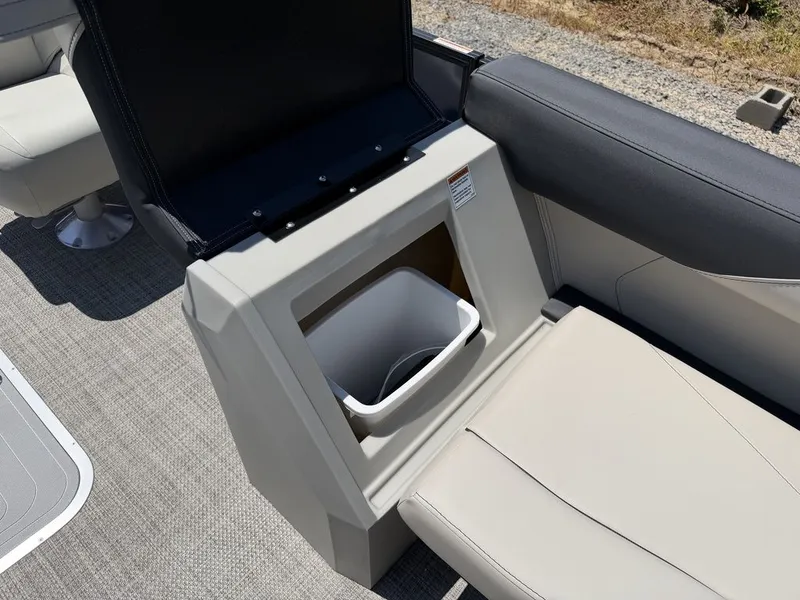 Slide: The Image of Barletta Boats S22QC 2027 - 36